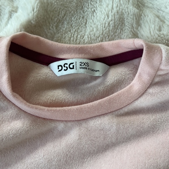 DSG 2 piece sweat suit, light pink. Size 4-5 - Picture 2 of 3